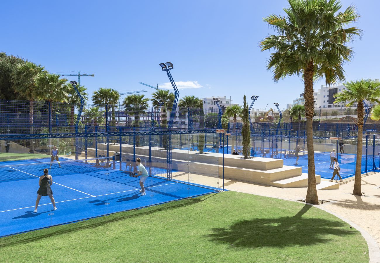 Apartment in Fuengirola - Luxury Apartment with Garden in Higueron