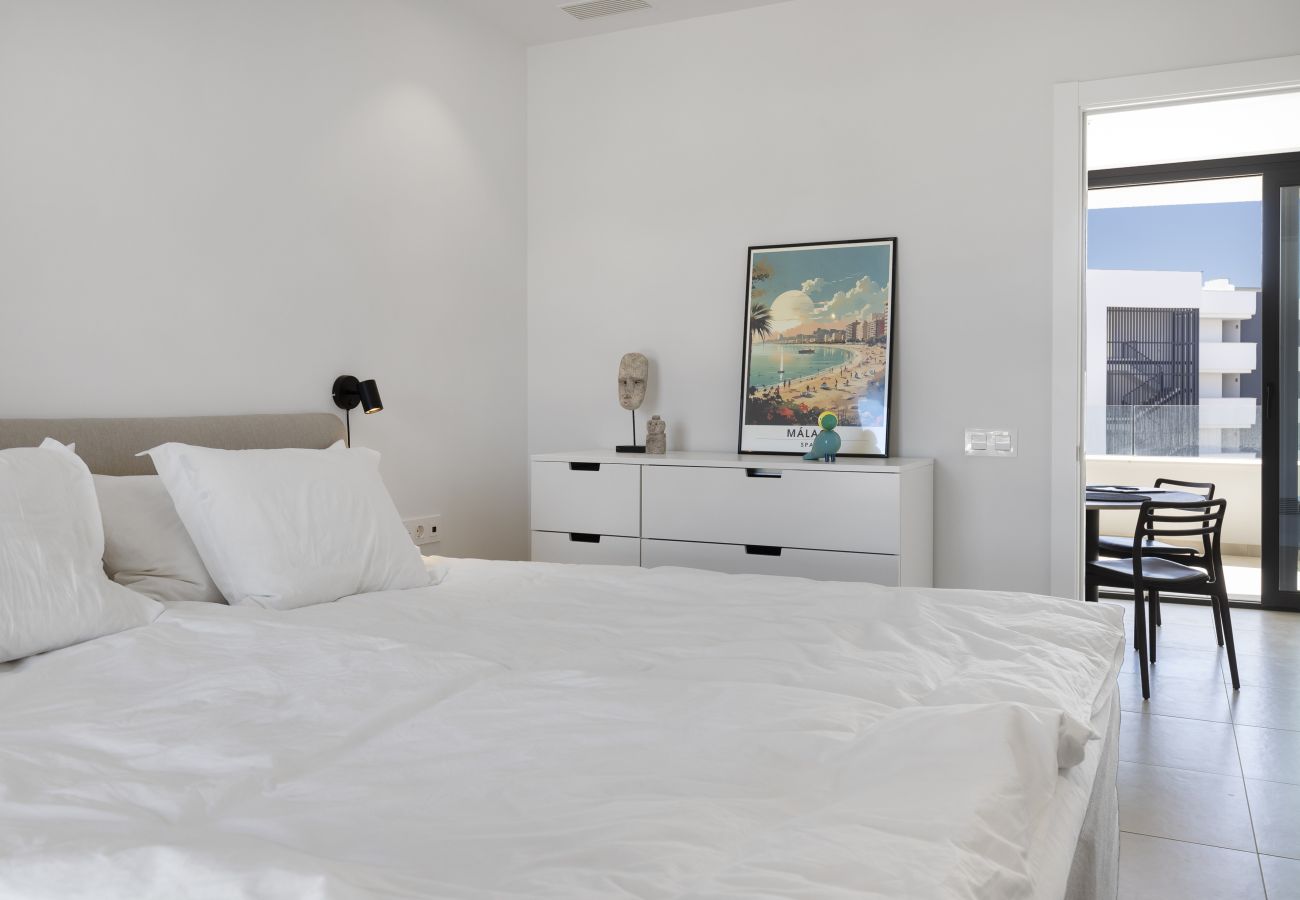 Apartment in Fuengirola - Luxury Apartment with Terrace  in Higueron