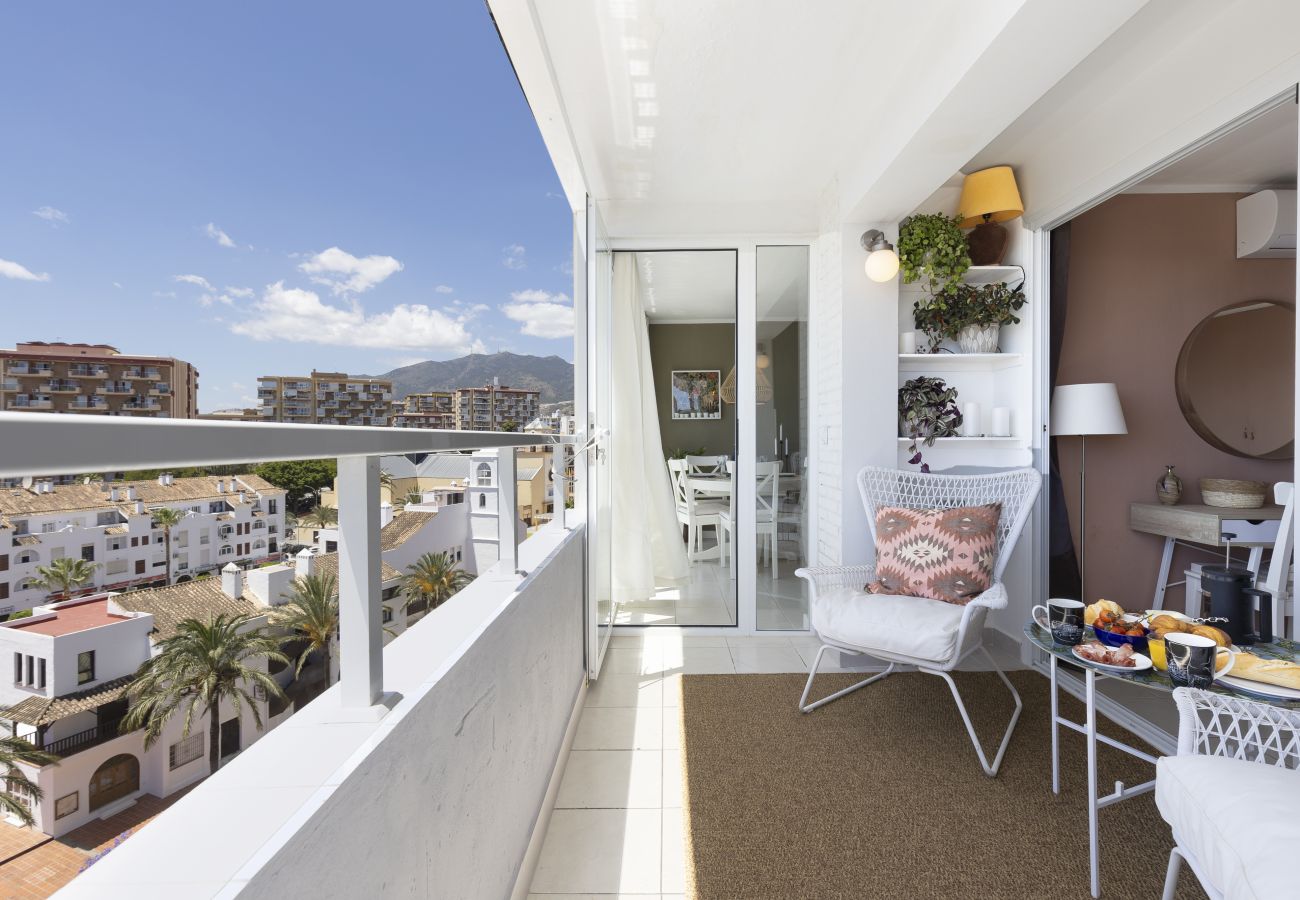 Apartment in Benalmádena - Central Apartment with Seaview Terrace and Pool