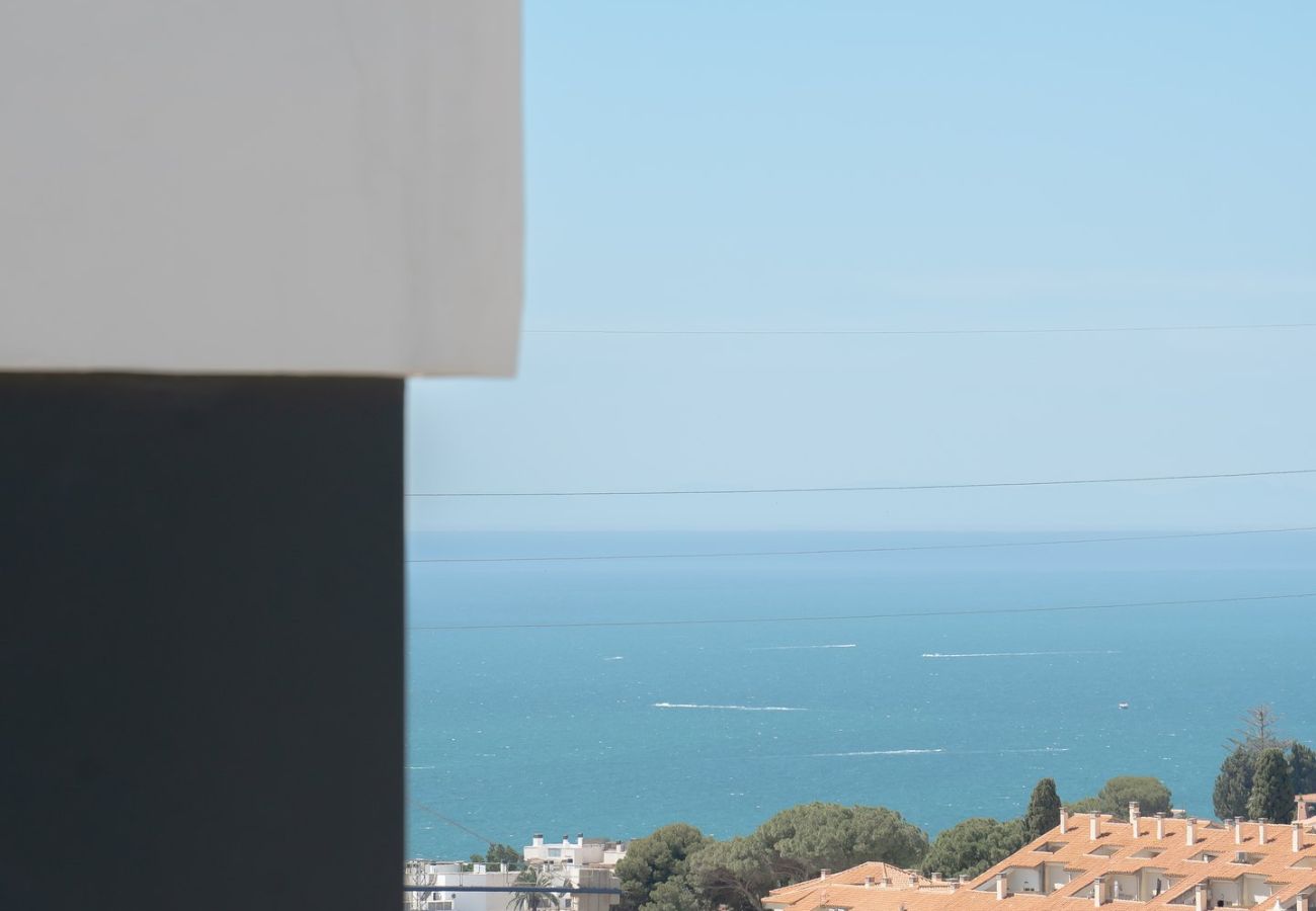 Apartment in Fuengirola - Stylish Luxury Suite with Terrace in Higueron