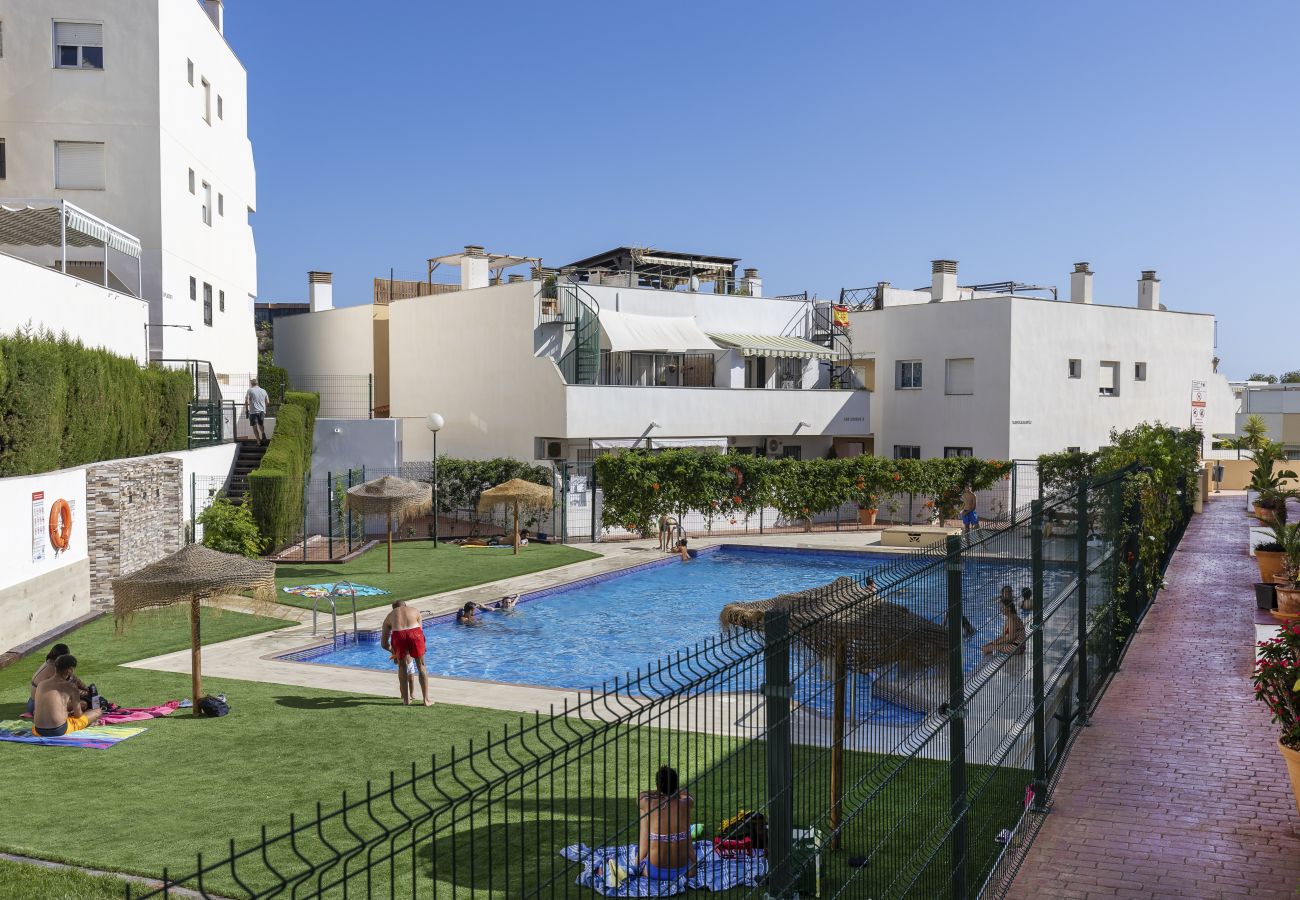 Apartment in Benalmádena - Charming 2-Bedroom Apartment with Terraces & Pool