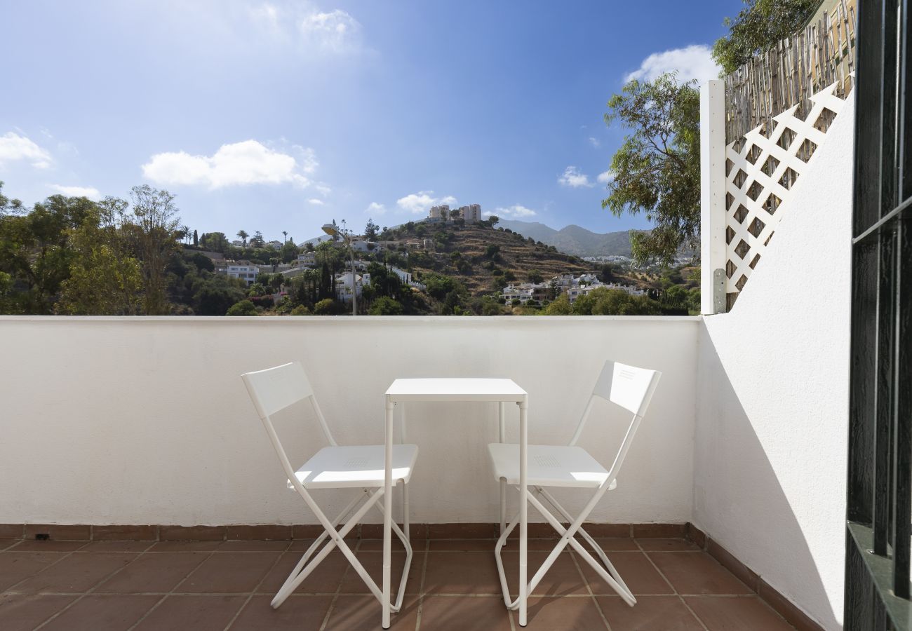 Apartment in Benalmádena - Charming 2-Bedroom Apartment with Terraces & Pool