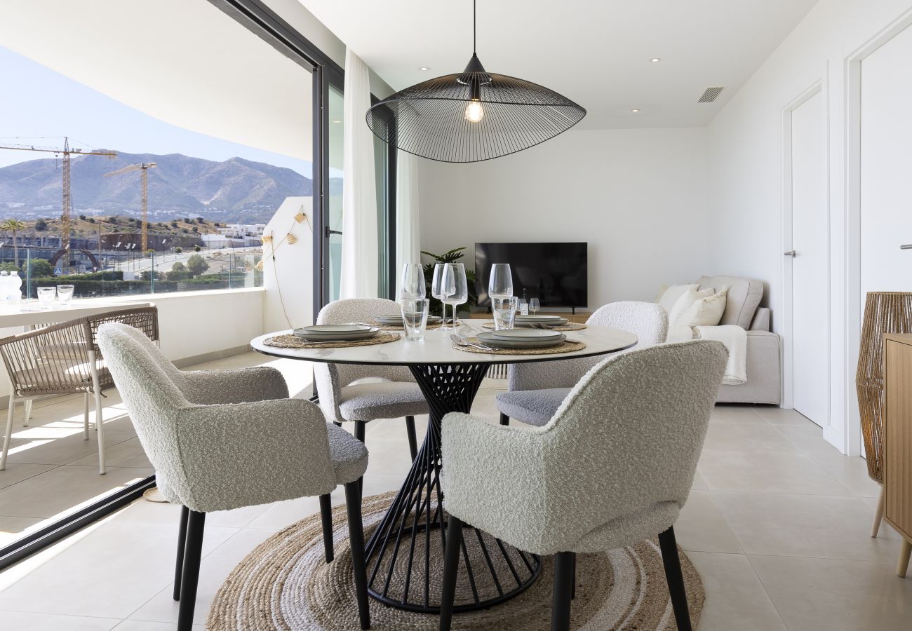 Apartment in Fuengirola - Modern Luxury Suite with Terrace in Higueron