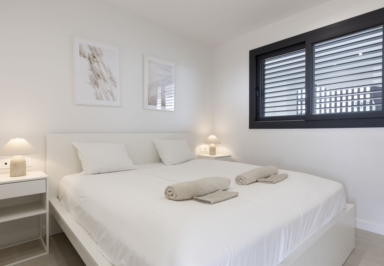 Apartment in Fuengirola - Elegant Luxury Suite with Terrace in Higueron